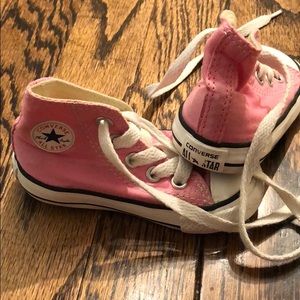 Converse pink shoes